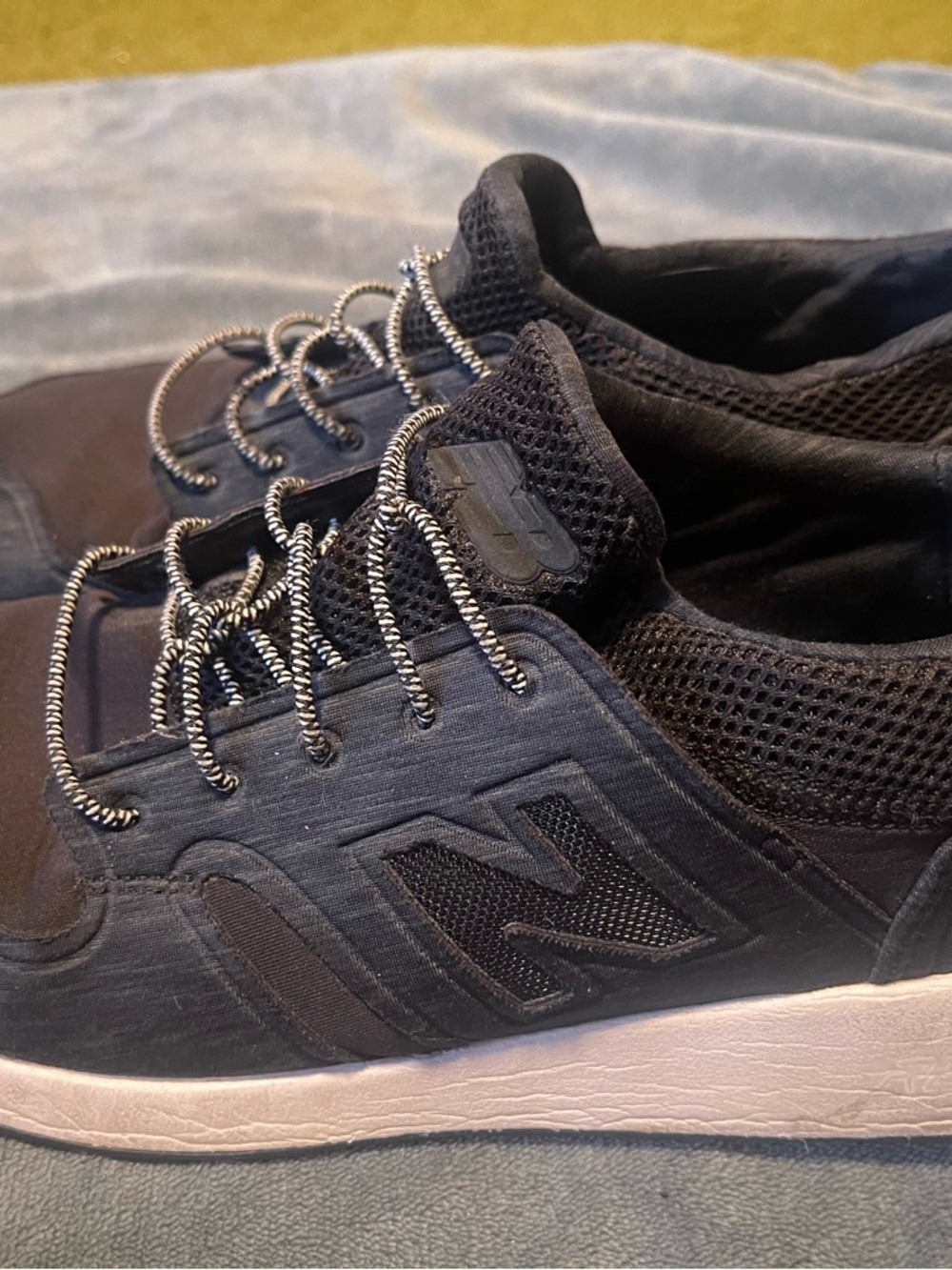 New Balance 420 Sneakers NAVY. SIZE 10 WOMENS